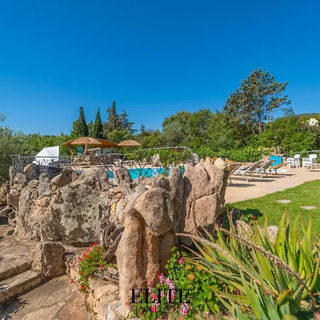 Sandalia House 2 Con Jacuzzi Όλμπια