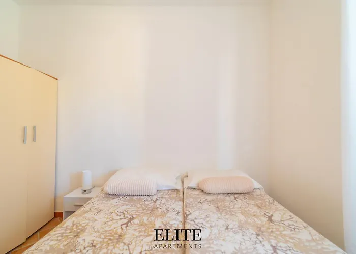 Sandalia House 2 Con Jacuzzi וילה אולביה