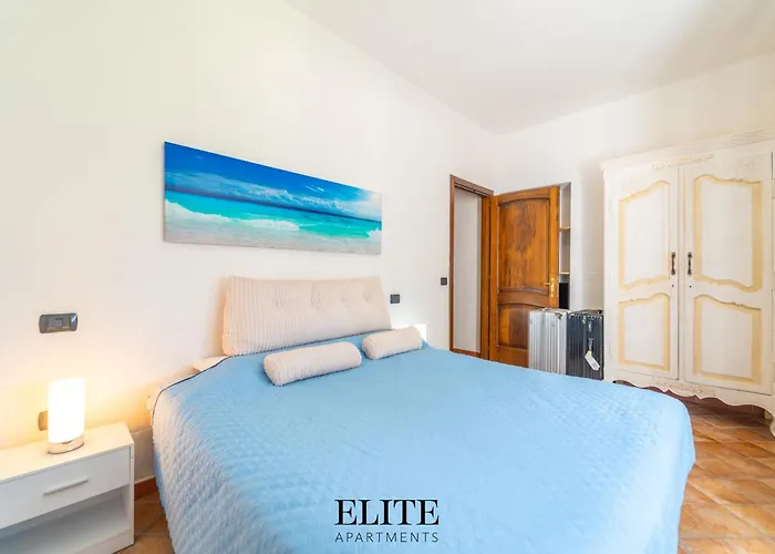 Sandalia House 2 Con Jacuzzi אולביה