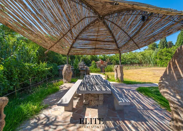 Sandalia House 2 Con Jacuzzi * אולביה