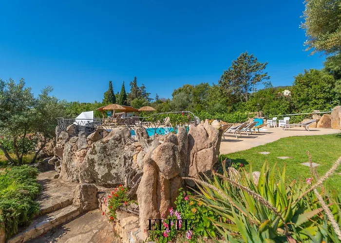 Sandalia House 2 Con Jacuzzi אולביה